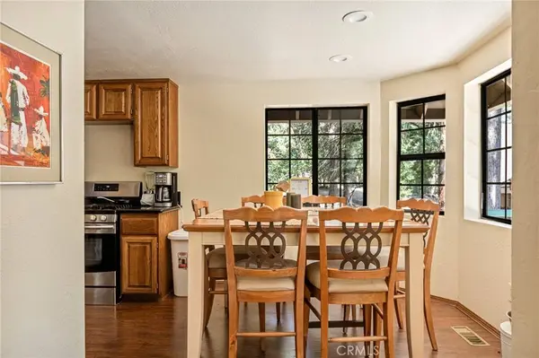 27432 White Fir, Lake Arrowhead, CA 92352