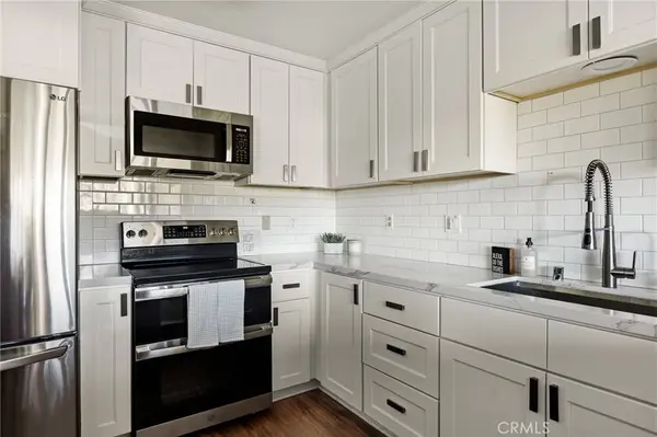 24416 Horst DR, Crestline, CA 92325