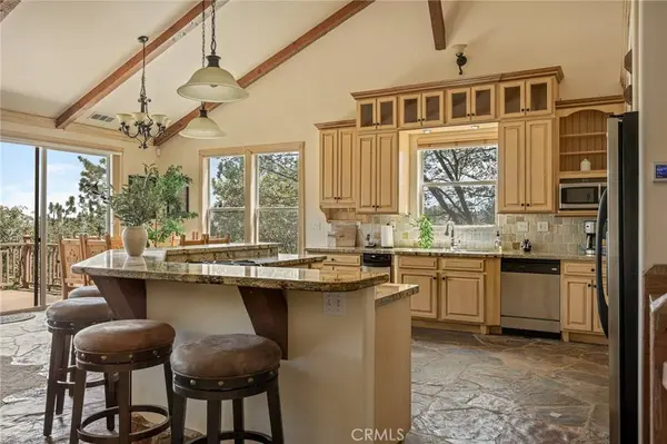 27920 Matterhorn, Lake Arrowhead, CA 92352