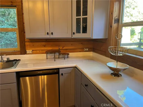 24839 Felsen DR, Crestline, CA 92325
