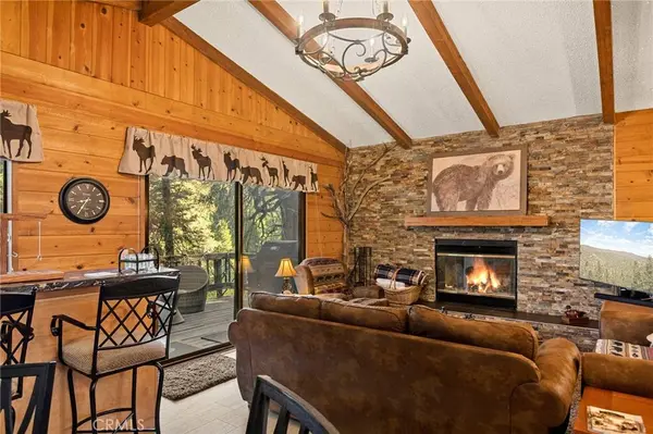 824 Oakmont LN, Lake Arrowhead, CA 92352