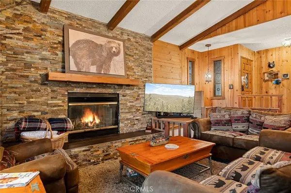 824 Oakmont LN, Lake Arrowhead, CA 92352
