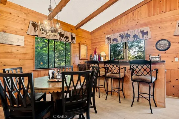 824 Oakmont LN, Lake Arrowhead, CA 92352