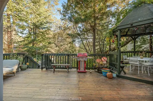 28782 Cedar DR, Lake Arrowhead, CA 92352