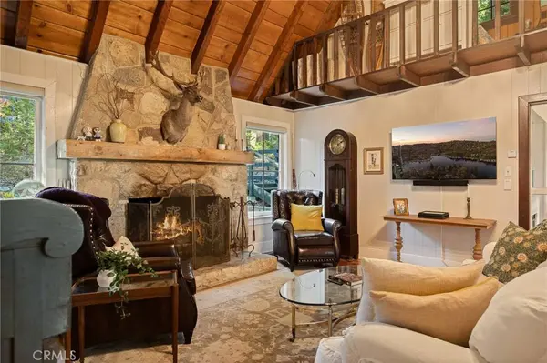 28782 Cedar DR, Lake Arrowhead, CA 92352