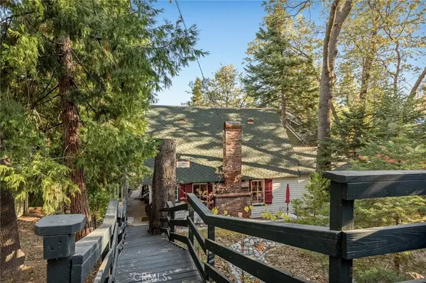 28782 Cedar DR, Lake Arrowhead, CA 92352