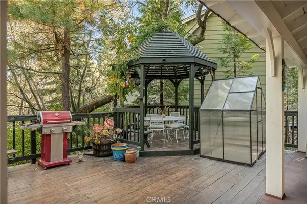 28782 Cedar DR, Lake Arrowhead, CA 92352