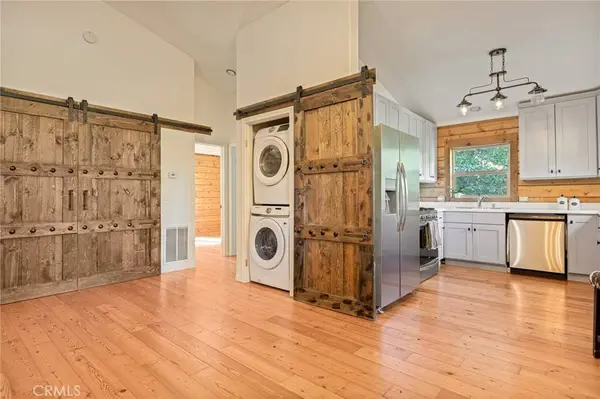 24839 Felsen DR, Crestline, CA 92325