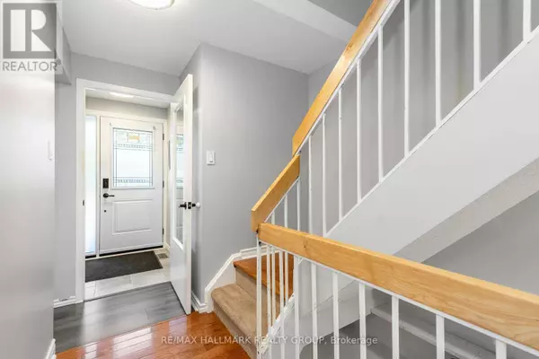 1803 LAMOUREUX DRIVE, Ottawa, ON K1E2H3