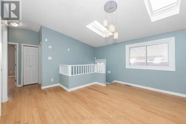 2223 HALIFAX DRIVE, Ottawa, ON K1G2W4