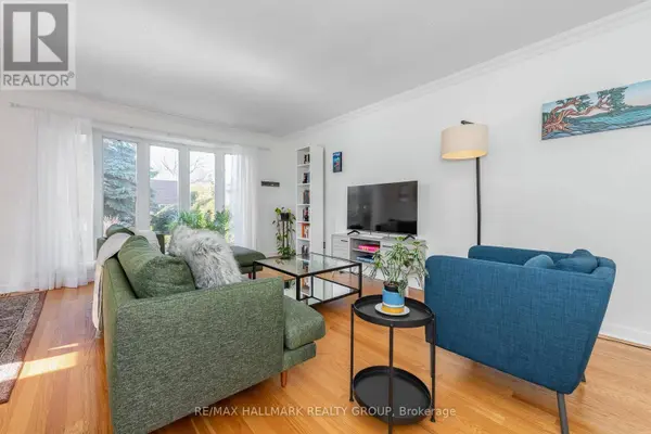 20 MULVAGH AVENUE, Ottawa, ON K2E6M6