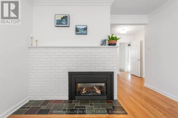 20 MULVAGH AVENUE, Ottawa, ON K2E6M6