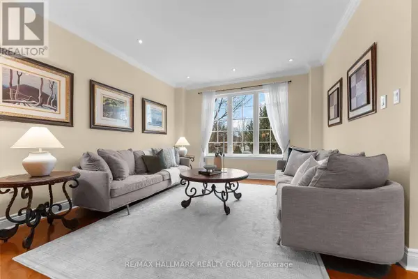 313 ECKERSON AVENUE, Ottawa, ON K2S0K8