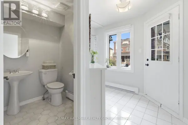 390 Briston Private #3, Ottawa, ON K1G5R3