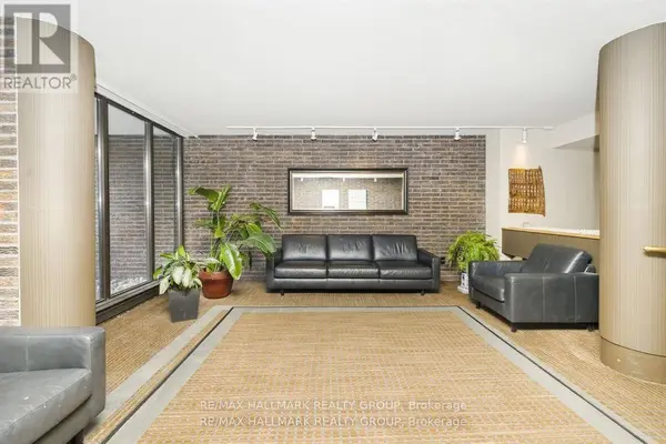 71 Somerset ST West #2003, Ottawa, ON K2P2G2