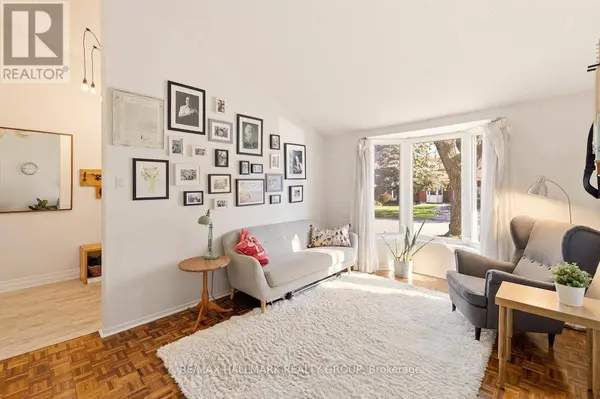 19 BERNIER TERRACE, Ottawa, ON K2L2V1