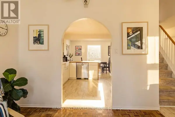 19 BERNIER TERRACE, Ottawa, ON K2L2V1