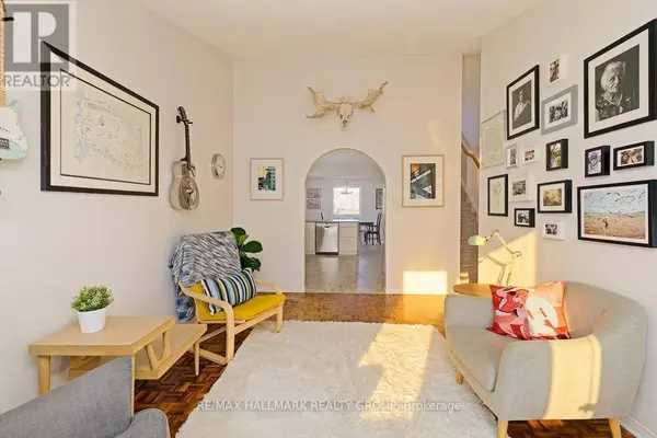 19 BERNIER TERRACE, Ottawa, ON K2L2V1