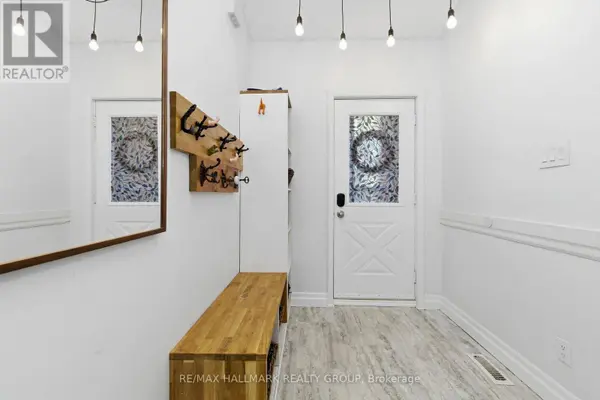 19 BERNIER TERRACE, Ottawa, ON K2L2V1