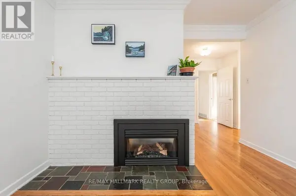 20 MULVAGH AVENUE, Ottawa, ON K2E6M6