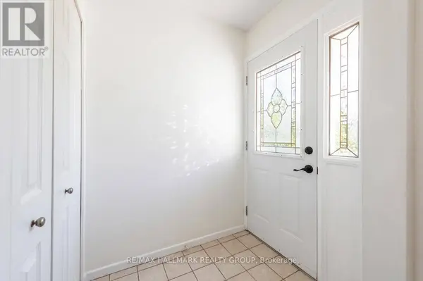 20 MULVAGH AVENUE, Ottawa, ON K2E6M6