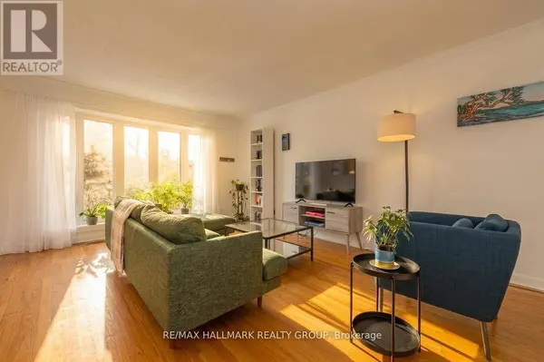 20 MULVAGH AVENUE, Ottawa, ON K2E6M6