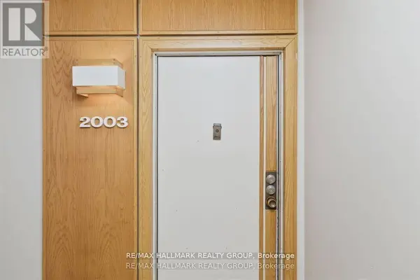 71 Somerset ST West #2003, Ottawa, ON K2P2G2