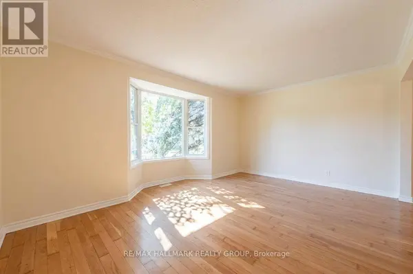 34 STARLING CRESCENT, Ottawa, ON K2J2L9