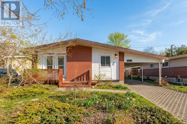 2223 HALIFAX DRIVE, Ottawa, ON K1G2W4