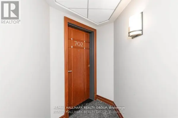 1227 Wellington ST West #702, Ottawa, ON K1Y0G7