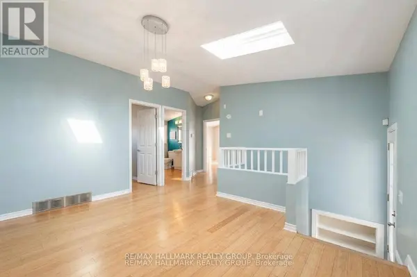 2223 HALIFAX DRIVE, Ottawa, ON K1G2W4