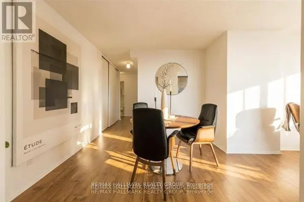 71 Somerset ST West #2003, Ottawa, ON K2P2G2