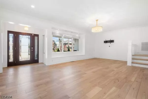 1102 Anderson Ave, Fort Lee Boro, NJ 07024