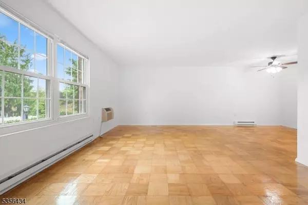 74 E Maple St, Teaneck Twp., NJ 07666