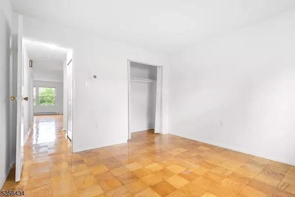 74 E Maple St, Teaneck Twp., NJ 07666