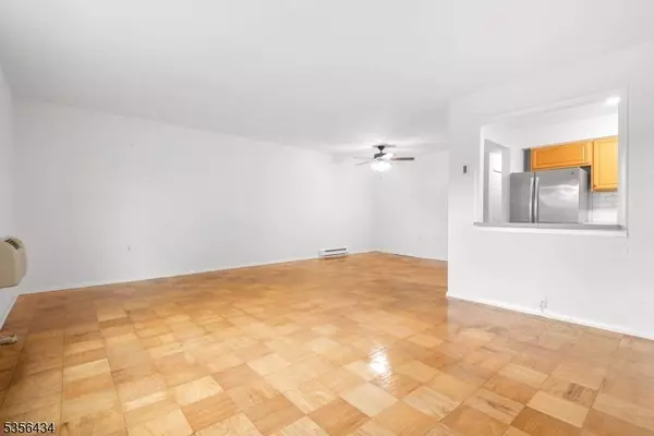 74 E Maple St, Teaneck Twp., NJ 07666