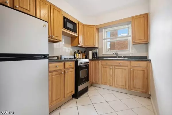 465 Maple Hill Dr #51, Hackensack City, NJ 07601