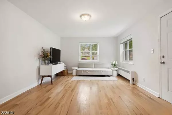 465 Maple Hill Dr #51, Hackensack City, NJ 07601