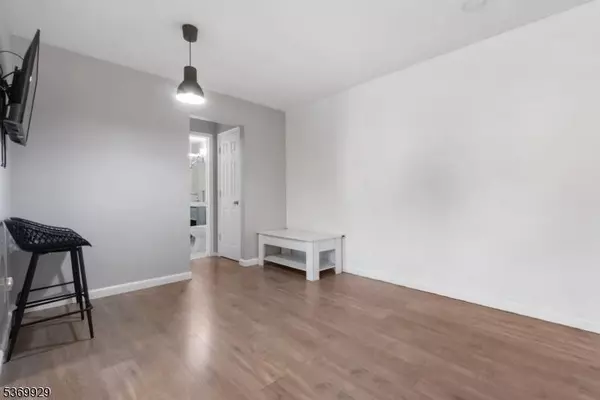 229 Washington Ave #10, Fort Lee Boro, NJ 07024