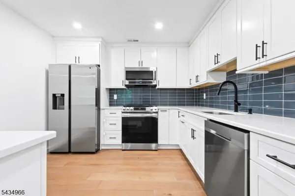 45 Fox Run Dr, Englewood City, NJ 07631