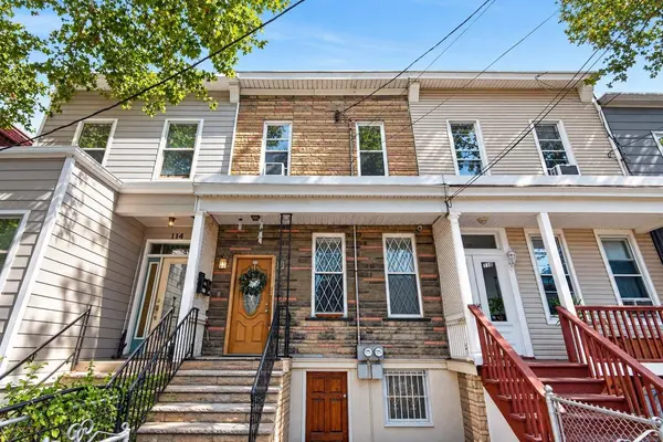 112 WAVERLY ST