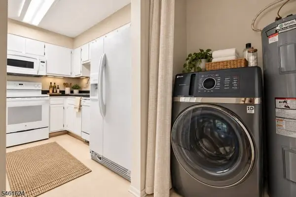 19 Plauderville Ave #208, Garfield City, NJ 07026