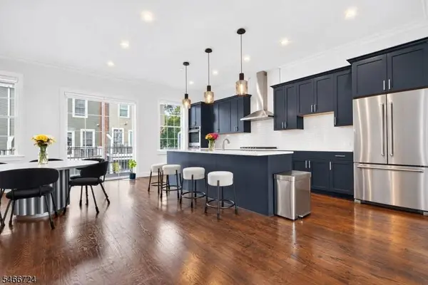 18 Parkside Ln, Teaneck Twp., NJ 07666