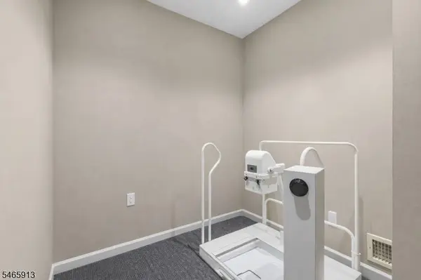 1618 Parker Ave, Fort Lee Boro, NJ 07024