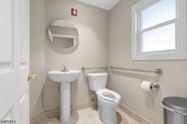 1618 Parker Ave, Fort Lee Boro, NJ 07024