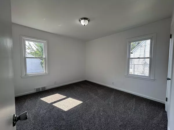 5313 N 44th St, Milwaukee, WI 53218