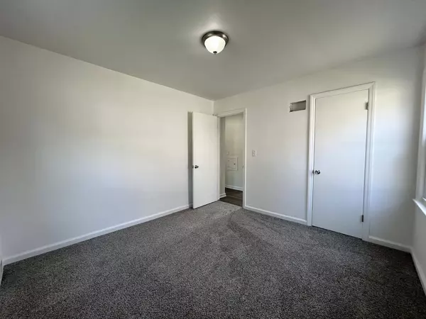 5313 N 44th St, Milwaukee, WI 53218