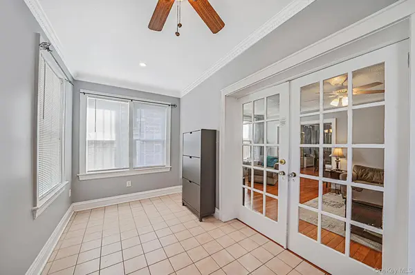 18832 114th DR, Saint Albans, NY 11412