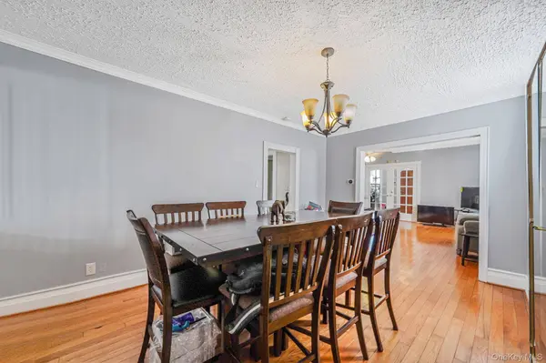 18832 114th DR, Saint Albans, NY 11412