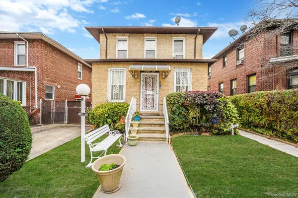 18832 114th DR, Saint Albans, NY 11412